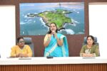 छत्रपती संभाजी महाराजांचे विचार आत्मसात करावेत