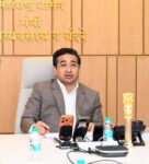 पालकमंत्री नितेश राणे यांनी घेतला सार्वजनिक बांधकाम विभागाच्या विविध विकास कामांचा आढावा