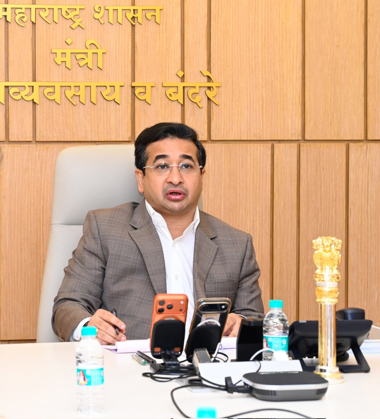 You are currently viewing पालकमंत्री नितेश राणे यांनी घेतला सार्वजनिक बांधकाम विभागाच्या विविध विकास कामांचा आढावा