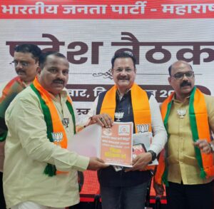 Read more about the article पंडित दीनदयाळ उपाध्याय महाप्रशिक्षण अभियान अंतर्गत सिंधुदुर्ग भाजपाच्या जिल्हा प्रशिक्षण वर्गाचा अहवाल प्रदेश सरचिटणीस आमदार योगेशजी सागर यांना सुपूर्द