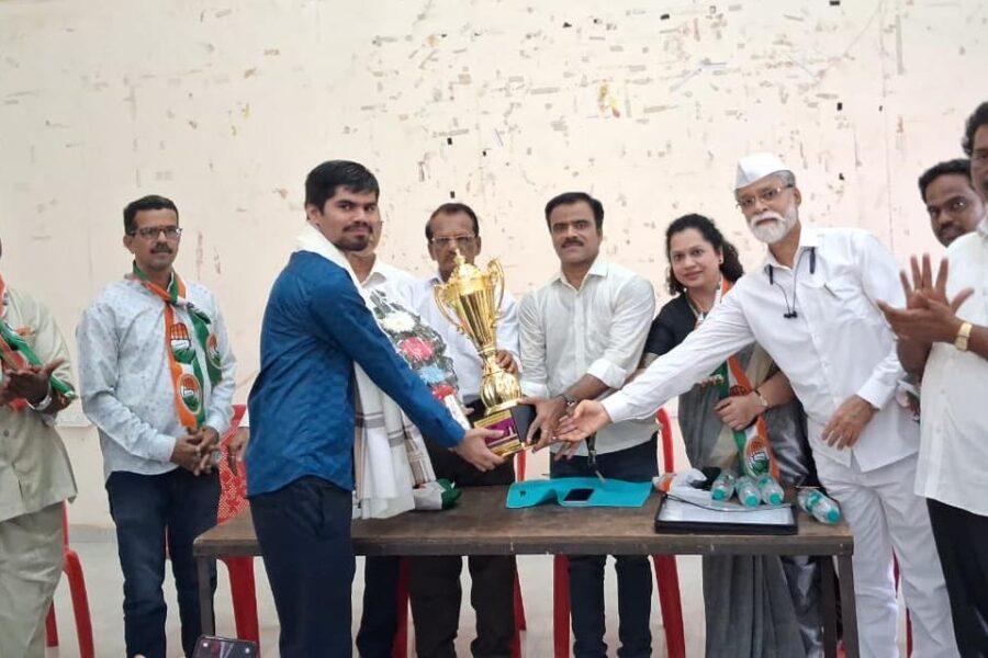 जिल्हा काँग्रेसकडून राष्ट्रीय बुद्धिबळपटू बाळकृष्ण पेडणेकर याचा सत्कार!