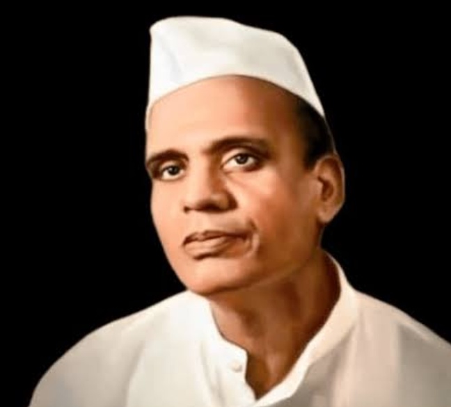 You are currently viewing साने गुरुजी : स्मृतीत राहणारे नाव, कृतीत उतरवण्यासारखे जीवन…!