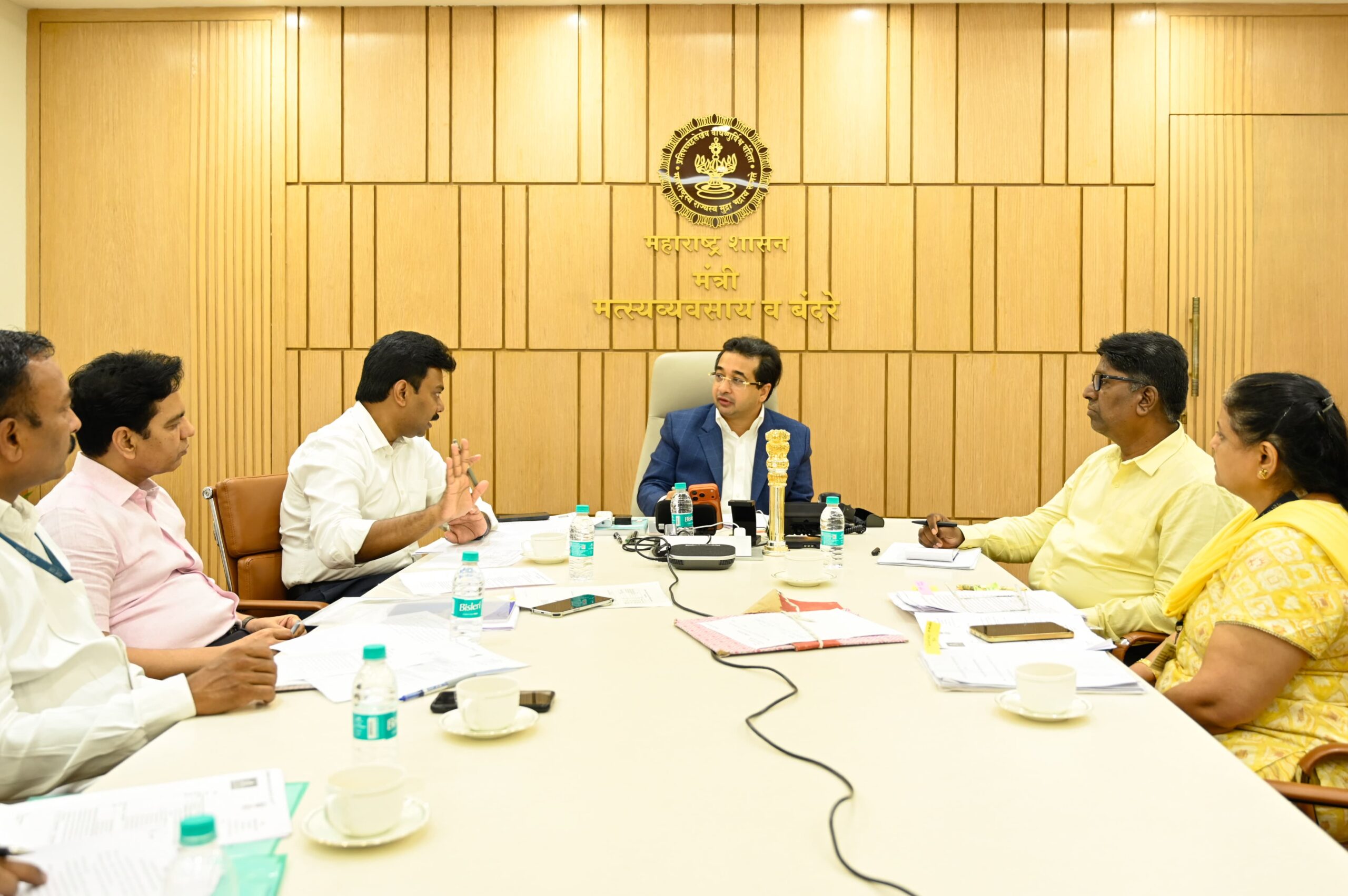 You are currently viewing मत्स्यव्यवसाय व बंदरे विभागाच्या विकासकामांना वेग देण्यावर भर – मत्स्यव्यवसाय व बंदरे मंत्री नितेश राणे