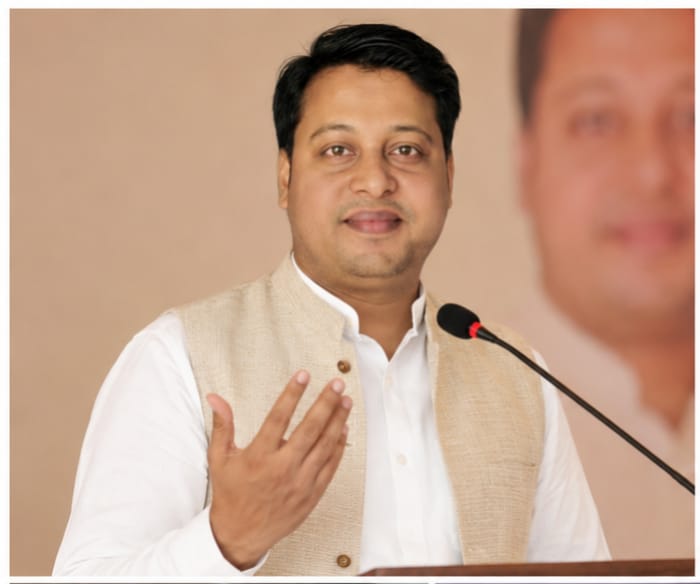 You are currently viewing मालवण व‌ कणकवली मध्ये ३ व ४ जुलै रोजी सत्यवान रेडकर सरांचे मार्गदर्शन