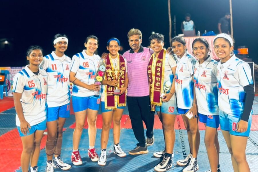 आंगणेवाडीतील निमंत्रित महिला कबड्डी स्पर्धेत जय गणेश महिला कबड्डी संघ मालवण विजेता