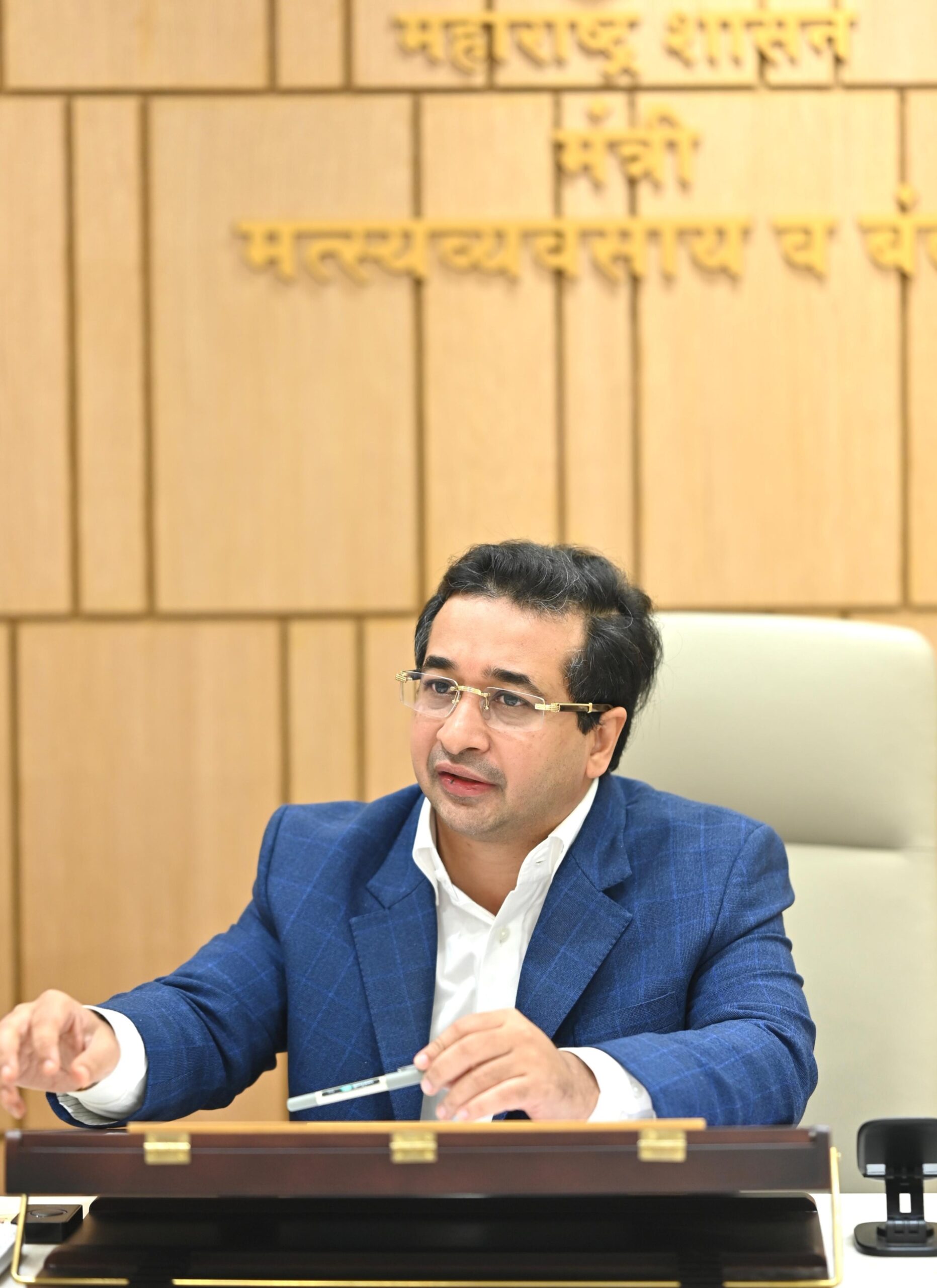 You are currently viewing कोकणातील शेतकरी, मच्छीमारांच्या वेदनांशी एकरूप; मंत्री नितेश राणे यांचा वाढदिवस साजरा न करण्याचा निर्णय