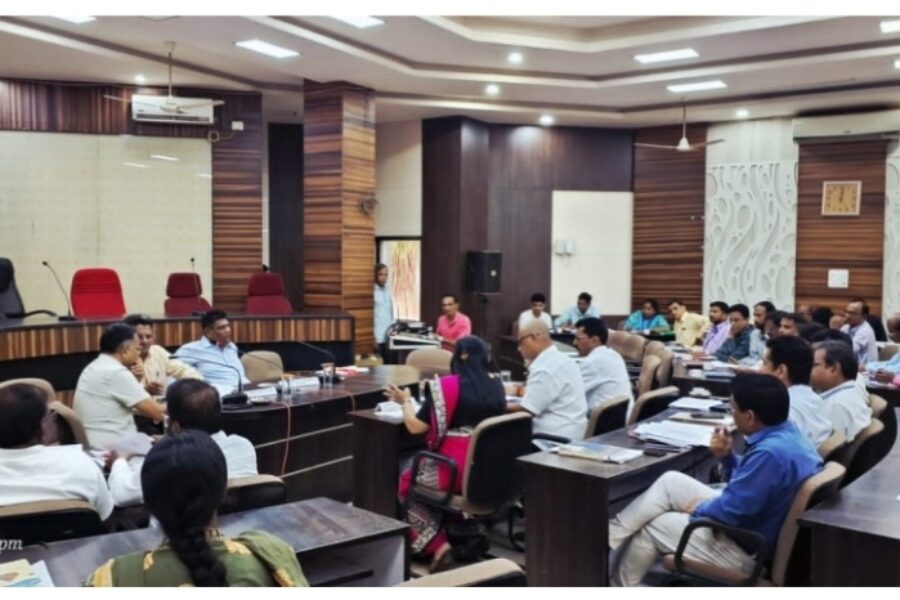 दहा वर्षांहून अधिक जुन्या ग्रामसडकांच्या दुरुस्तीसाठी शासनाकडे निधी प्रस्ताव पाठविणार