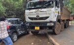 आडाळी येथे कार-ट्रकची जोरदार धडक; कारचे मोठे नुकसान