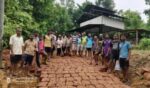 श्रमदानातून साकारला स्मशानभूमीकडे जाणारा चिरेबंदी मार्ग