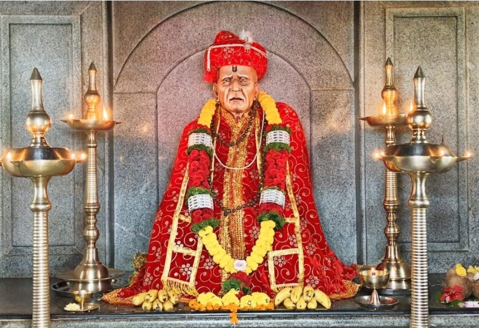 You are currently viewing वट पौर्णिमेनिमित्त मसदे-वडाचापाट श्री स्वामी समर्थ मठ येथे श्री सत्यनारायण महापूजा