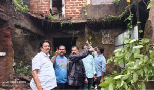 Read more about the article कणकवलीतील जुने भाजी मार्केटचा भाग कोसळला; मोठी दुर्घटना टळली