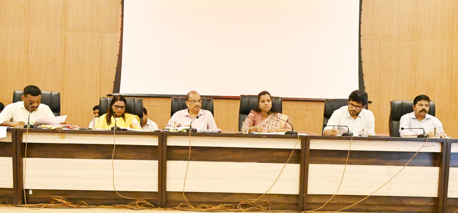 You are currently viewing जिल्हा नियोजन समिती बैठकीच्या पूर्वतयारीचा आढावा