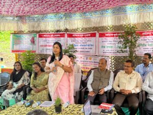 Read more about the article विभागीय आयुक्त रुबल अग्रवाल यांच्याकडून भालावल ग्रामपंचायतीच्या नाविन्यपूर्ण उपक्रमांचे कौतुक