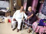 ८७ वर्षीय शिक्षिका नाईक बाईंना माजी विद्यार्थ्याची भावनिक भेट; बालपणीच्या आठवणींना उजाळा
