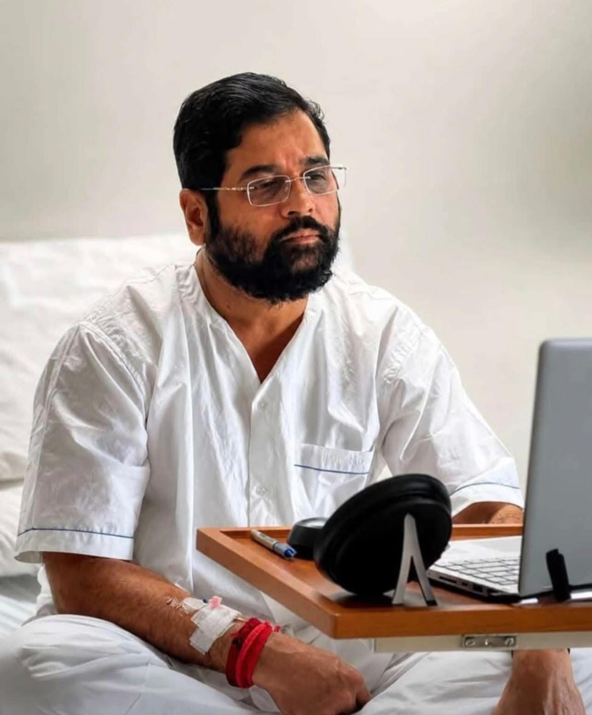 You are currently viewing नाही बसणार घरात हे माझें ब्रीद आहे.