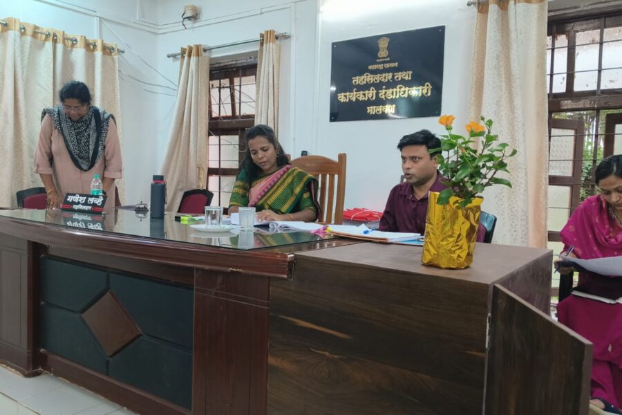 जिल्हाधिकारी तृप्ती धोडमिसे यांनी घेतला गणनापत्र वाटप व संगणकीकरण मोहिमेचा आढावा