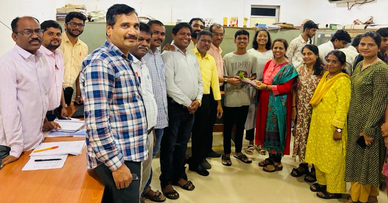 You are currently viewing स्वातंत्र्यसेनानी सेंट जोसेफ काका बाप्तिष्ट शासकीय औद्योगिक प्रशिक्षण संस्थेत प्रवेश प्रक्रियेला उत्साहपूर्ण प्रारंभ