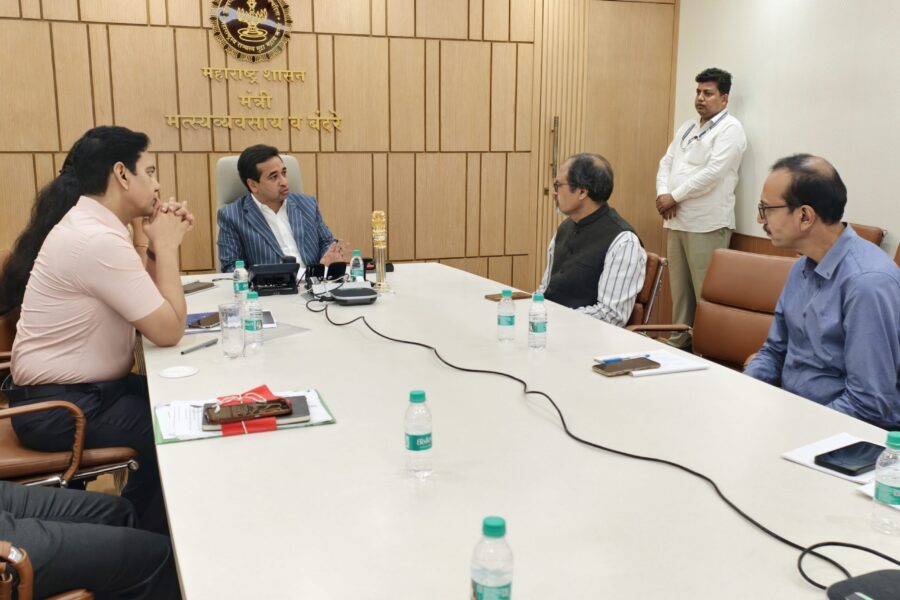 खोल समुद्रातील संपर्कासाठी मच्छिमारांना सॅटेलाईट फोन उपलब्ध करण्यासाठी पुढाकार; बीएसएनएलसोबत समन्वय