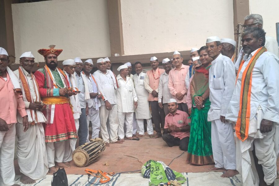 साहित्य सम्राटच्या भक्तिरसात दिंडी झाली काव्यमय