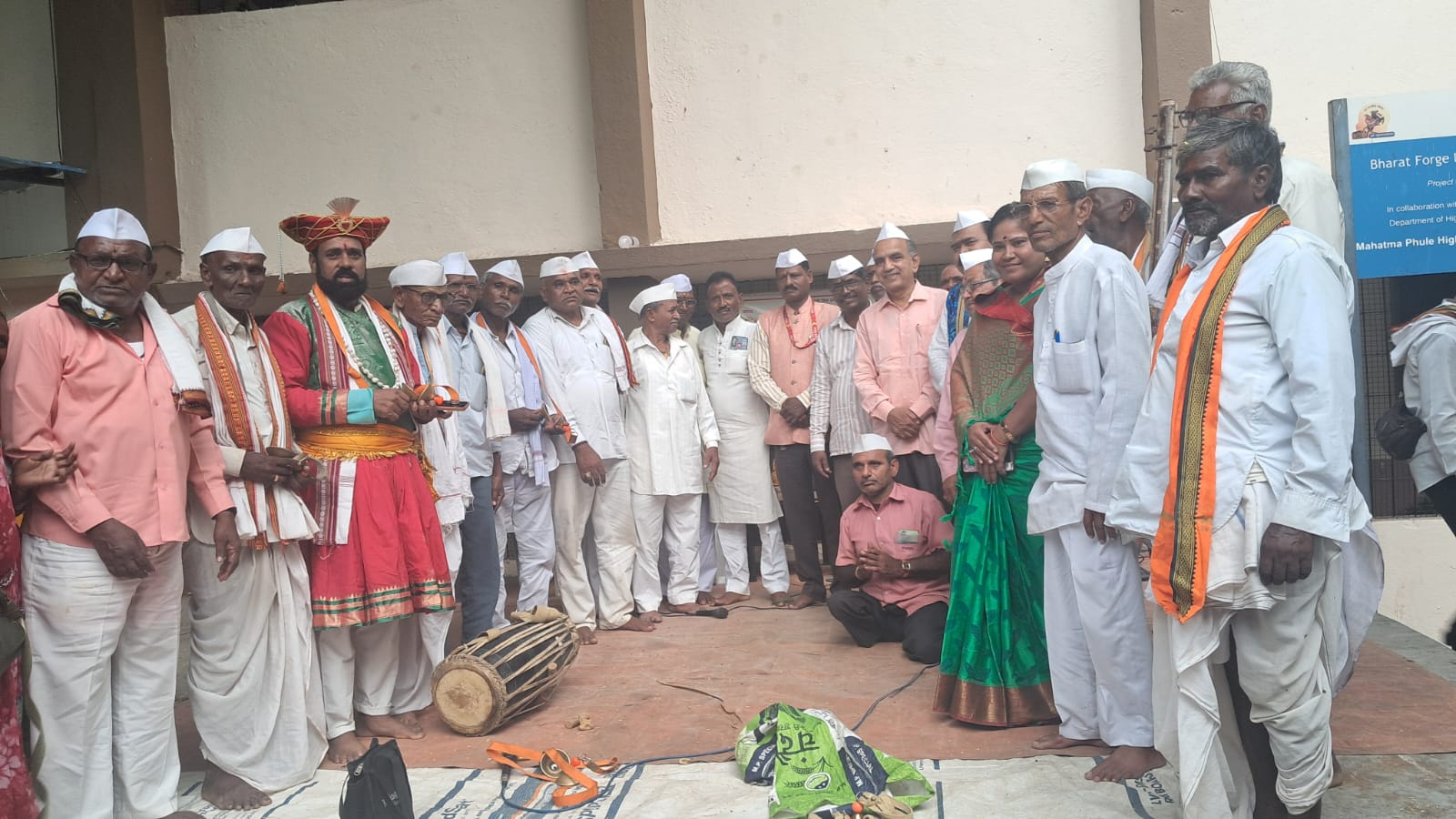 You are currently viewing साहित्य सम्राटच्या भक्तिरसात दिंडी झाली काव्यमय