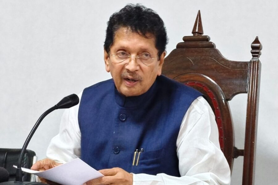 वादळग्रस्तांना दिलासा देण्यासाठी आमदार दीपक केसरकर सरसावले; वीजपुरवठा पूर्ववत करण्यासाठी युद्धपातळीवर उपाययोजना