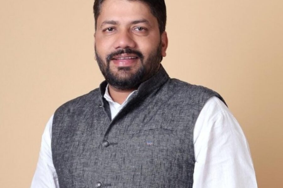 शिवसेना युवा नेते दिनेश गावडे यांच्या वाढदिवसानिमित विविध सामाजिक उपक्रमांचे आयोजन
