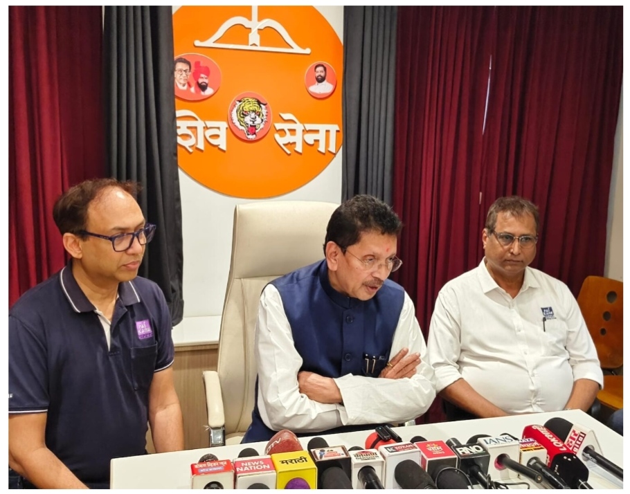 You are currently viewing आडाळी एमआयडीसीत १०० कोटींचा डेटा सेंटर उद्योग; सिंधुदुर्गातील शेकडो युवकांना रोजगाराची संधी