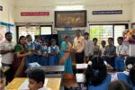 कृषी दिनानिमित्त विद्यार्थ्यांना रोपांचे वाटप; पर्यावरण संवर्धनाचा दिला संदेश