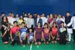 खासदार नारायण राणे यांच्या हस्ते आंतरराष्ट्रीय दर्जाचे बॅडमिंटन कोर्ट व आधुनिक क्रीडा साहित्याचे लोकार्पण