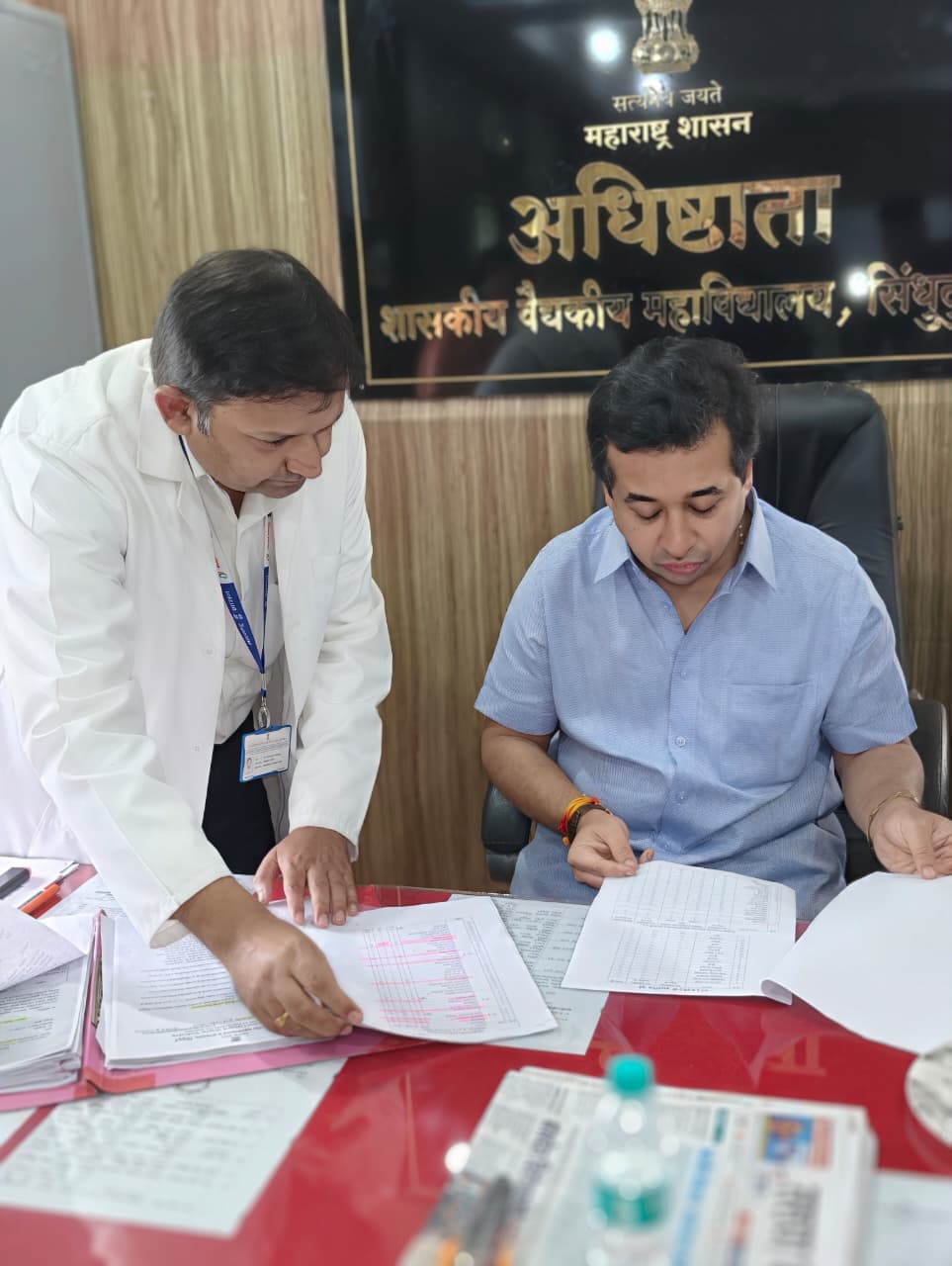 You are currently viewing पालकमंत्री नितेश राणे यांची शासकीय वैद्यकीय महाविद्यालयातील विशेष आरोग्य शिबिराला भेट