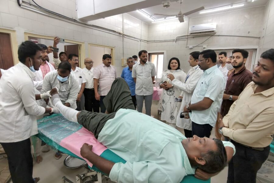 पालकमंत्री नितेश राणेंच्या संकल्पनेतील मेगा मेडिकल शिबिरात ६२३ रुग्णांची तपासणी