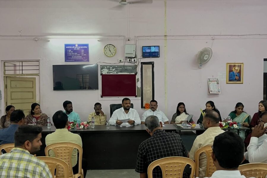 ‘प्रत्यक्ष घटनास्थळी जाऊन तक्रारी सोडविण्यावर आमचा भर’ – महापौर धीरज सूर्यवंशी