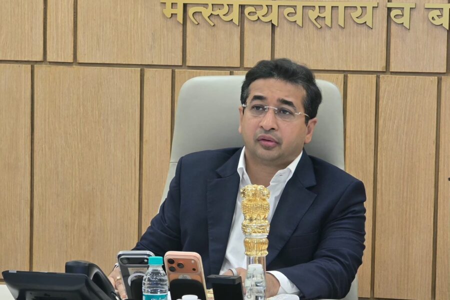 महाप्रितने कालबद्ध पद्धतीने सिंधुदुर्ग जिल्ह्यात शासकीय इमारतीवर सौर उर्जा प्रकल्प राबवावा