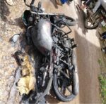 चालत्या वाहनाने अचानक घेतला पेट