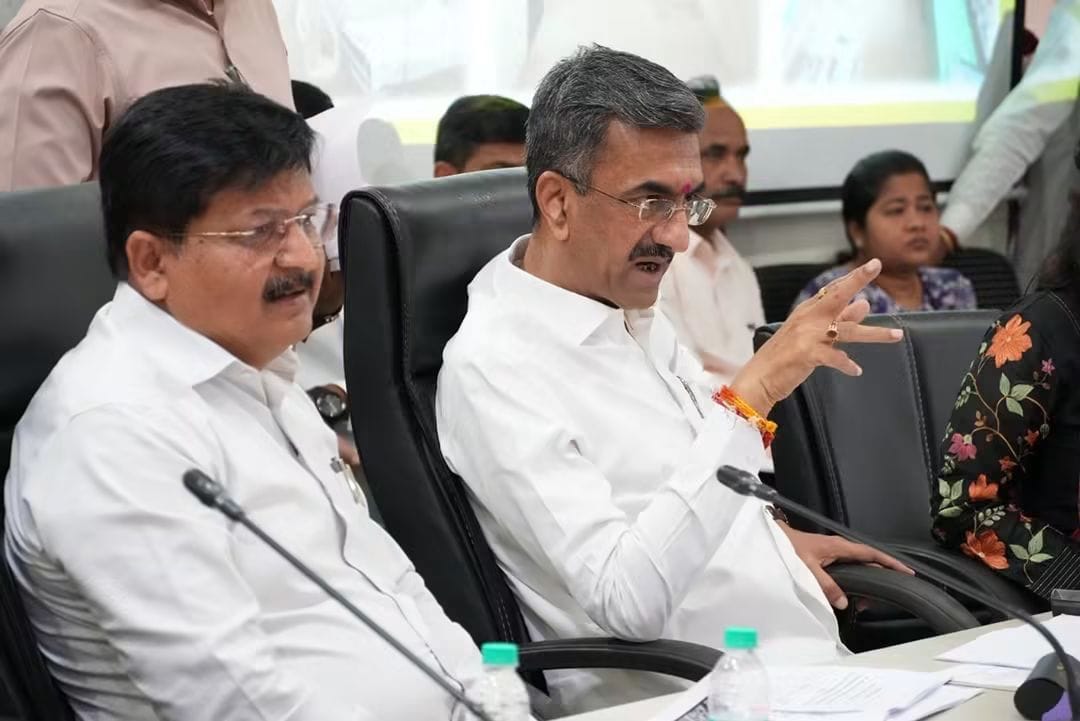 You are currently viewing माझी शाळा आदर्श शाळा आणि स्मार्ट प्राथमिक आरोग्य केंद्रांच्या कामांना गती द्या : पालकमंत्री शंभूराजदेसाई