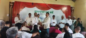Read more about the article सामाजिक बांधिलकी प्रतिष्ठानच्याचे श्री.लक्ष्मण कदम यांचा वर्दे गावात सत्कार.