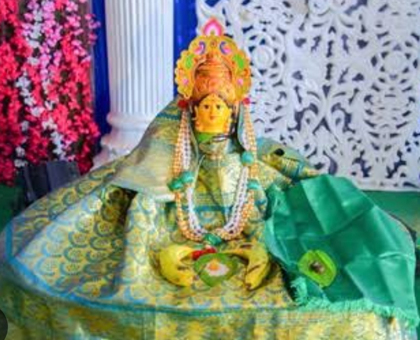 You are currently viewing सोन पावली गौरी आल्या