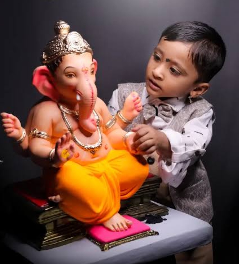 You are currently viewing संवाद बाप्पाशी