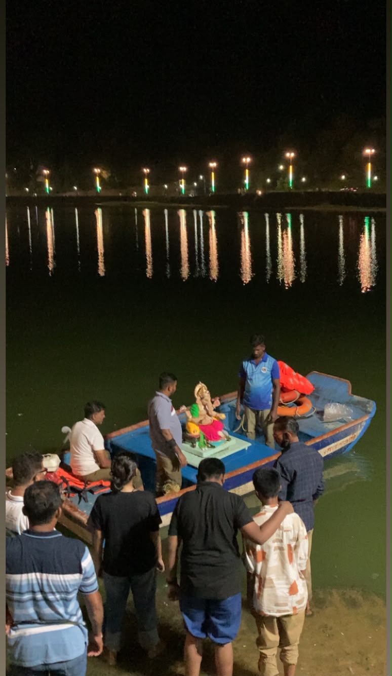 You are currently viewing क्षण निरोपाचा