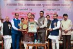 प्रा. डॉ. मंगेश कराड ‘मराठवाडा रत्न’ पुरस्काराने सन्मानित