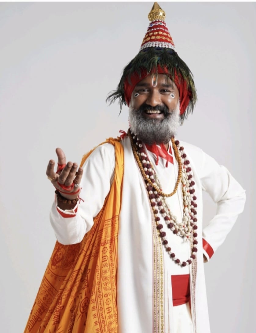 You are currently viewing व्यावसायिक रंगभूमीवरील कलाकार : योगेश चिकटगावकर 