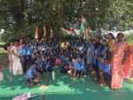 शिरोडा मिठाचा सत्याग्रहस्थळी विद्यार्थ्यांना प्रथम स्थान महात्मा गांधींच्या प्रतिमेचे पूजन; सत्याग्रहींना श्रद्धांजली अर्पण