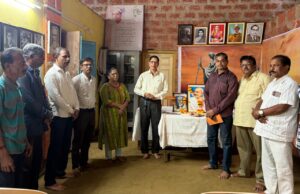 Read more about the article आई-वडिलांच्या स्मरणार्थ चंद्रहास उर्फ बबली राणेंकडून गोपुरी आश्रमाला आर्थिक मदत