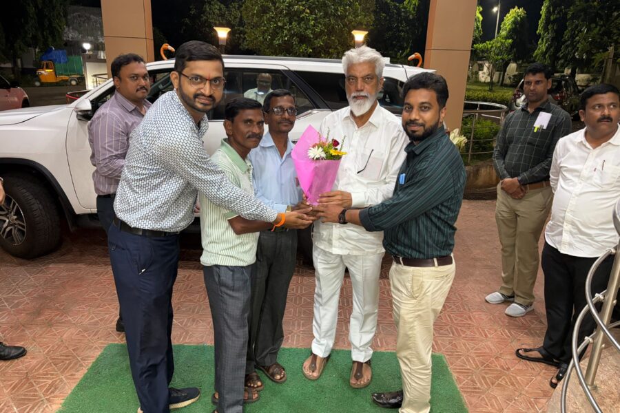 शालेय शिक्षणमंत्री दादाजी भुसे यांची प्राजक्त चव्हाण यांनी घेतली सदिच्छा भेट
