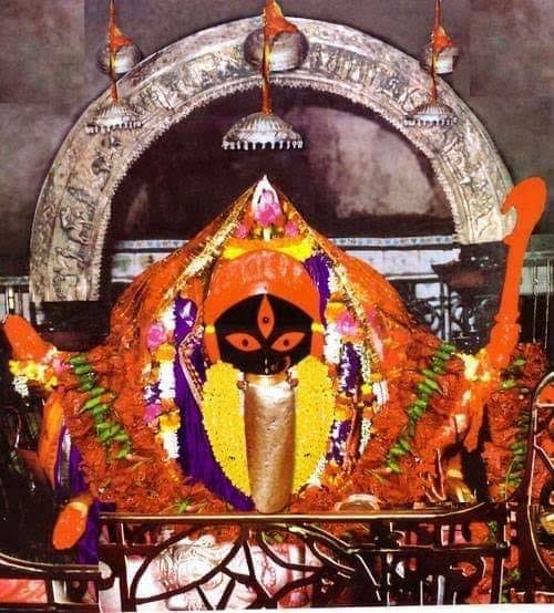 You are currently viewing कालिघाट काली : महानगराच्या हृदयात जागी असलेली आदिशक्ती
