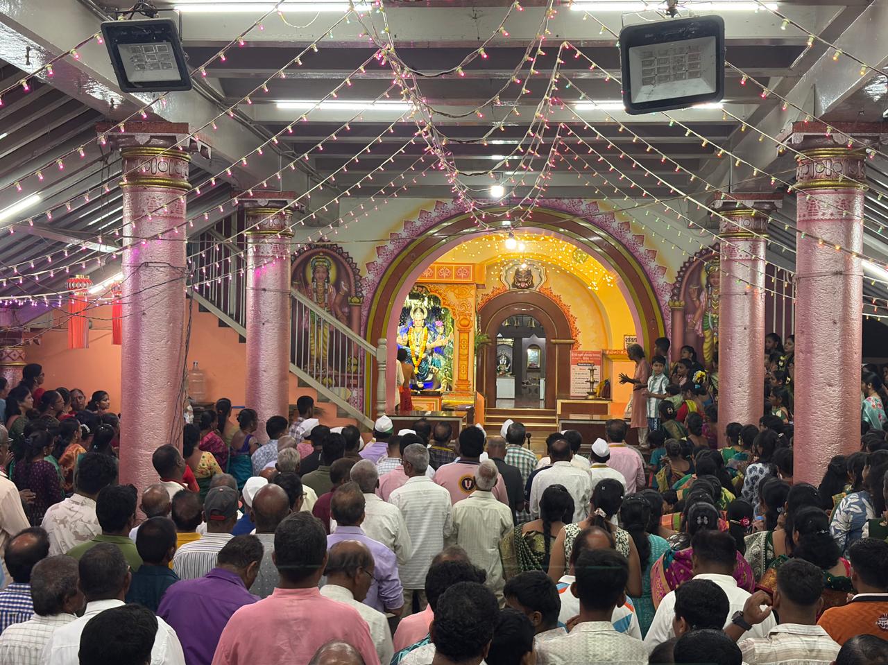 You are currently viewing श्री देवी माऊली शिरोडा मंदिरात नवदुर्गा आरतीसाठी भाविकांची तुफान गर्दी!