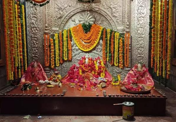 You are currently viewing प्रयाग ललिता : त्रिवेणीच्या साक्षीने जागी असलेली आदिशक्ती