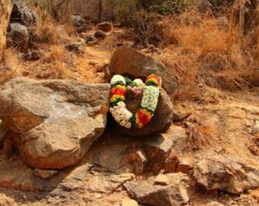 You are currently viewing कुठे शोधावा ईश्वर