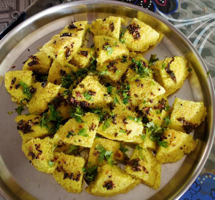 You are currently viewing हिरव्या मुगाचा ढोकळा