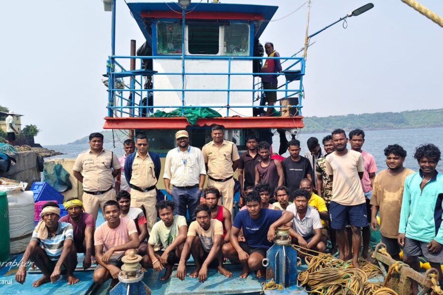 पर्ससीन मासेमारीविरुद्ध कठोर कारवाई; देवगडची ‘स्वामीराज’ नौका जप्त